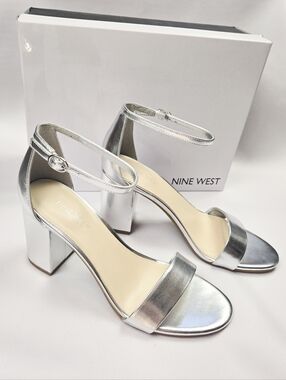NIB Nine West Tanela Block Heel Silver Sandals, 10
